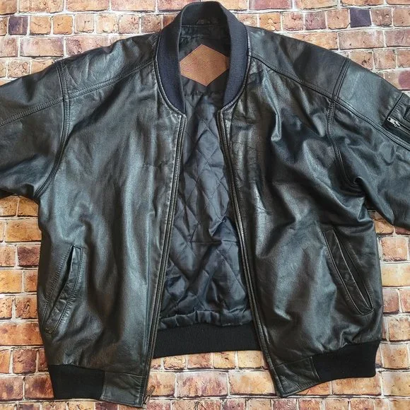 Vintage Men's 'Weekends' Black Genuine Leather Bomber Jacket - Picture 3 of 13